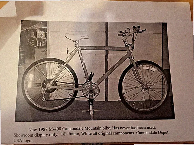 1987 Cannondale M-400 NOS Mountain Bike 18" showroom display, original manual.