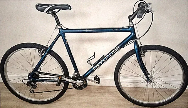 1995 Cannondale M200 Mountain Bike. 21 Speed, Hand made in the U.S.A.