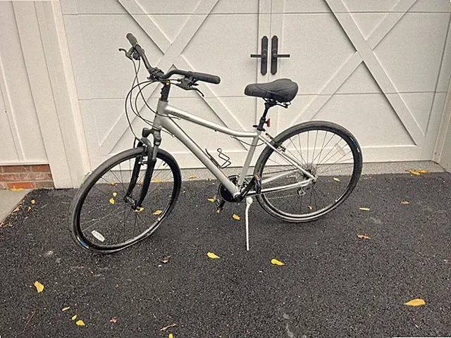 Cannondale Adventure 1 Disc Hybrid Bike - reg. $960 cool mint size large