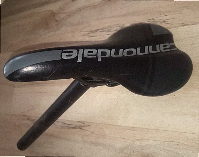 CANNONDALE C4 Seat Post & Saddle Seat