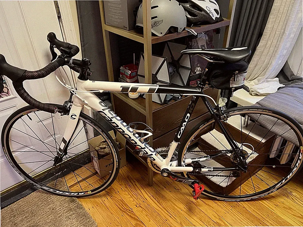 Cannondale CAAD 10 Road Bike Full Ultegra super lightweight 54CM