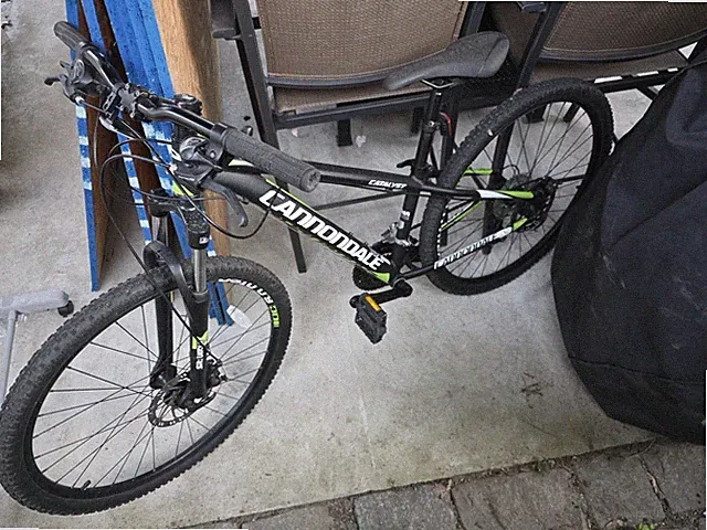 Cannondale Catalyst 27.5 Black Medium Size Trail Mountain Bike