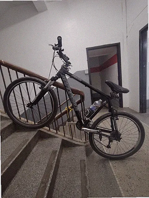 Cannondale F300 2005 Size XL Mountain Bike Excellent Condition