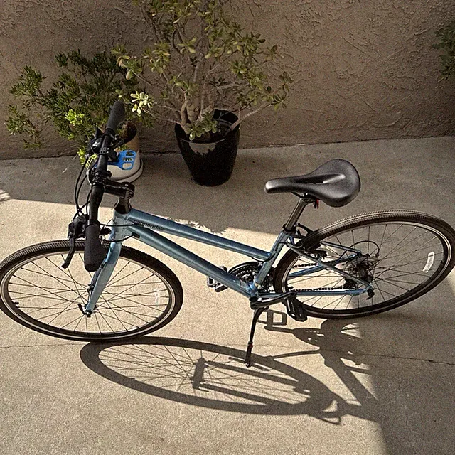 Cannondale Quick 6 Hybrid Bike Shimano Gearing And Breaks