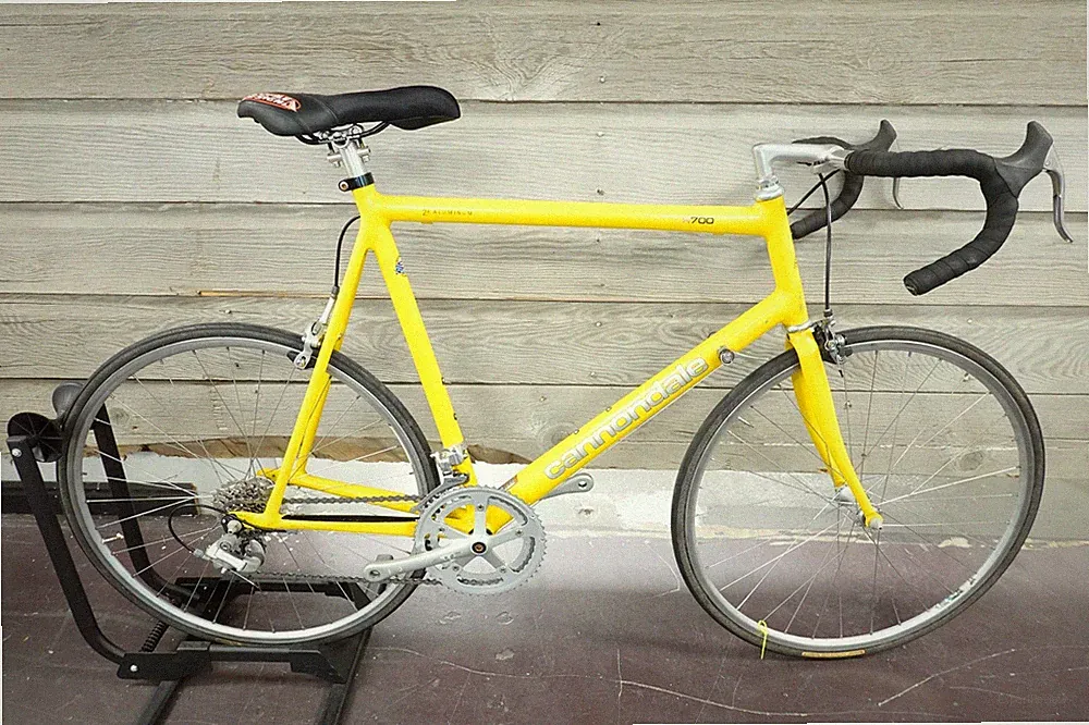 Cannondale R700 2.8 Aluminum Triathlon Bike 650c Shimano 105 60cm Road Bicycle