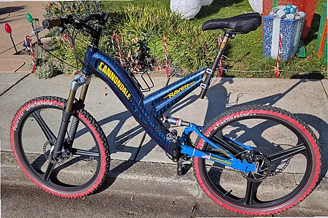 Cannondale Super V Raven 900 SX ,Marzocchi Fork ,Grimeca Magnesium Wheels, USA