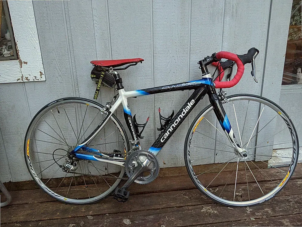 Cannondale Synapse 3 Carbon Road Bike 47cm Excellent Cond + Accessories