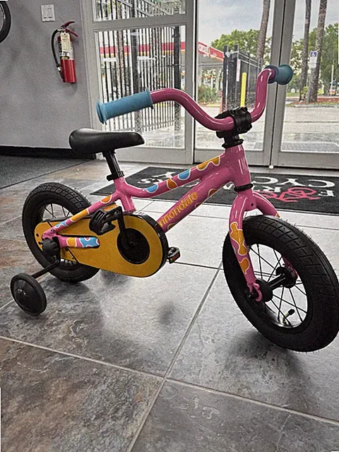 NEW Cannondale Kids Trail 1 Flamingoes Pink 12 Bicycle