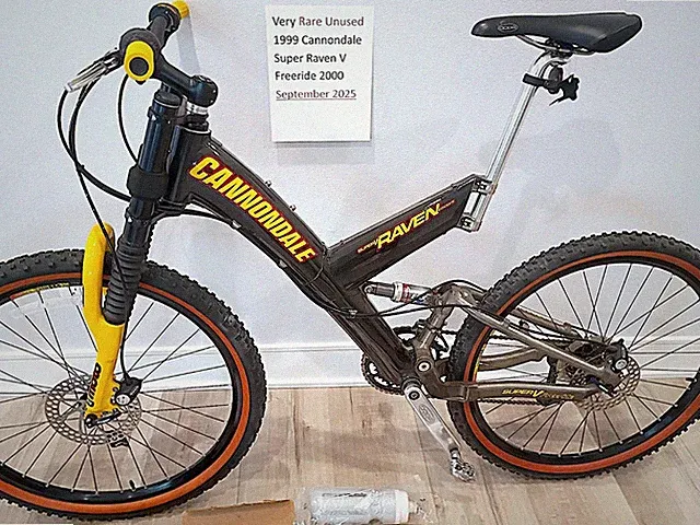 (Unused) CARBON FIBER USA New Cannondale Super V Raven 2000FR-IMPOSSBLE TO FIND