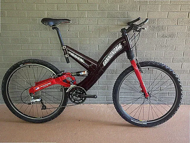 Vintage 2000 Cannondale Super V Raven 800 - Medium/19" Seat Tube