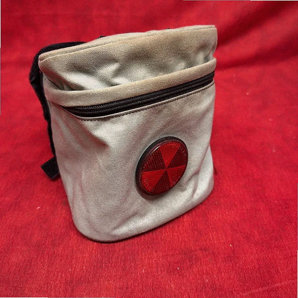 VINTAGE CANNONDALE BICYCLE SEAT BAG ZIPPERED RED CIRCULAR REFLECTOR