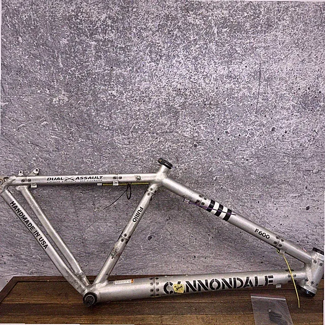 Vintage Cannondale F600 Dual Assault MTB Frame 18 in Medium USA 26 135 Dents