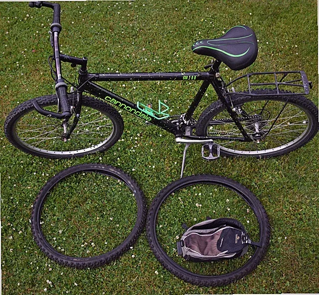 Vintage Mens Cannondale SM700, 22" Aluminum Frame 21 Speed Bike